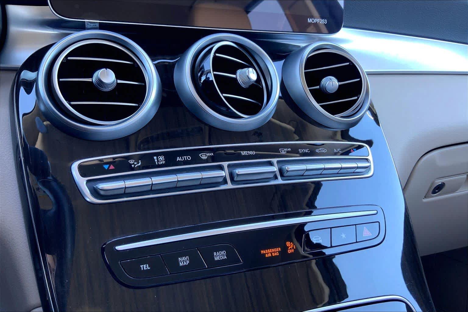 Used 2021 Mercedes-Benz GLC 300 4MATIC image 34