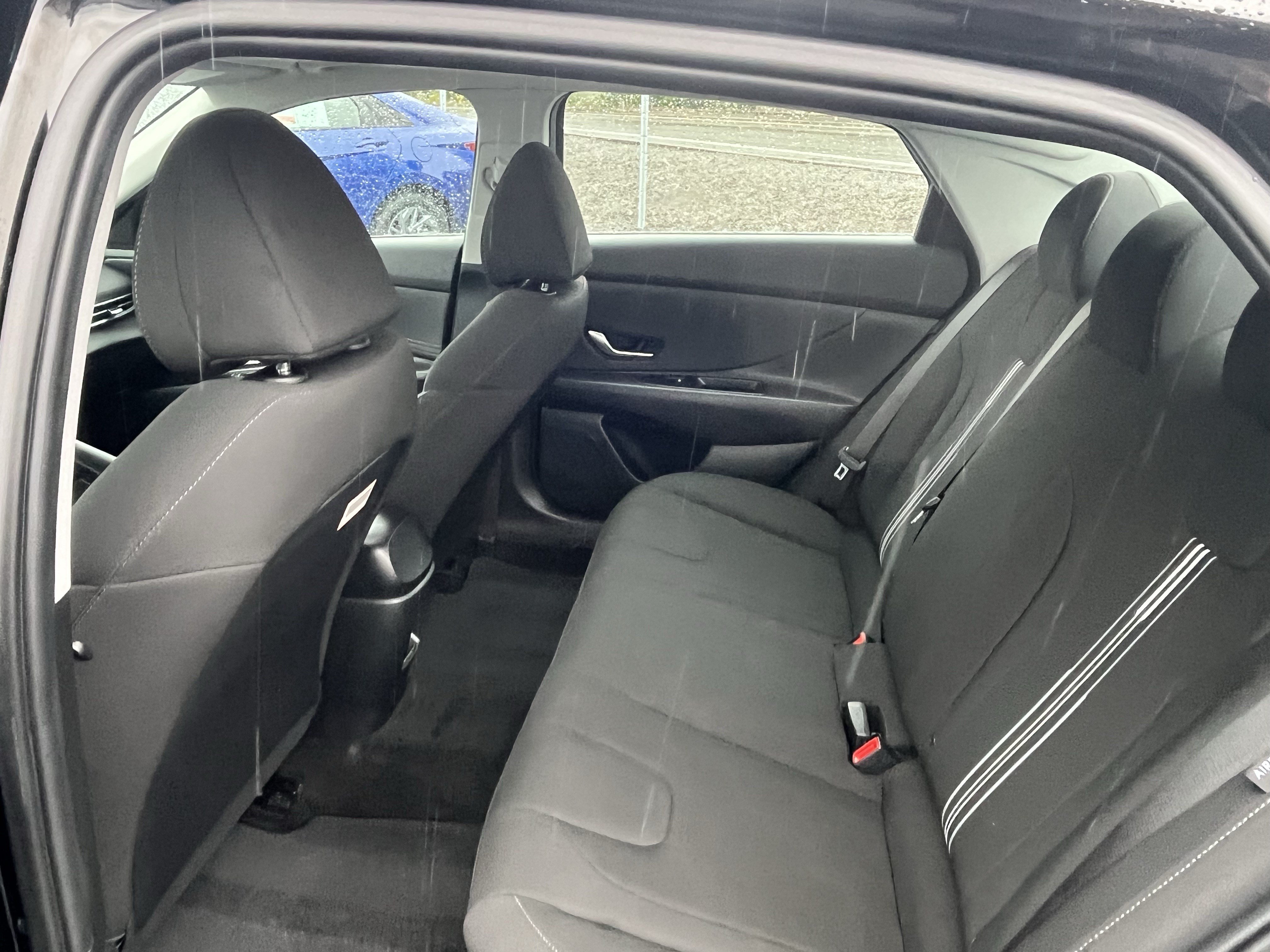 Used 2025 Hyundai Elantra SEL FWD image 13