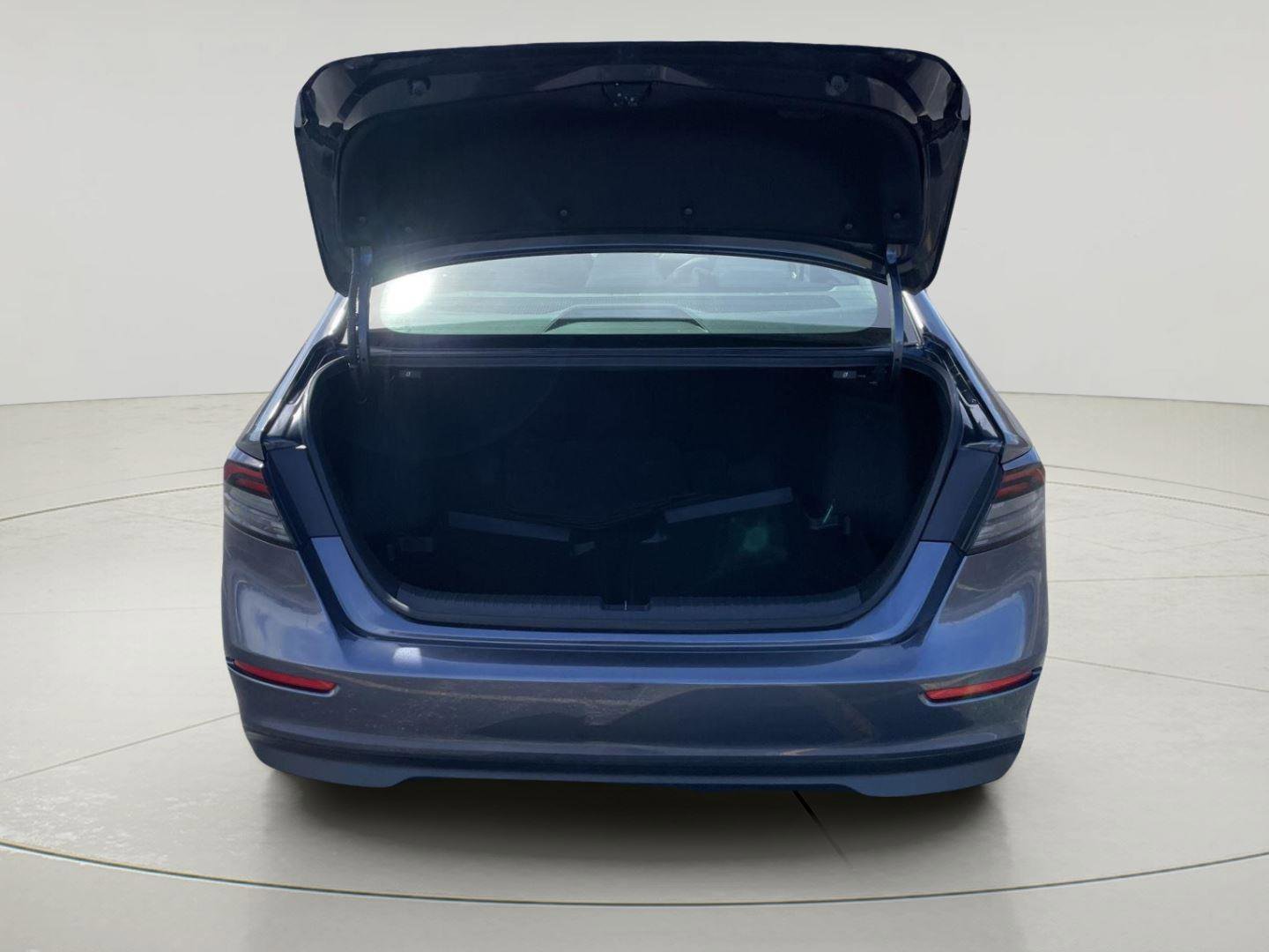 Used 2023 Honda Accord EX image 9