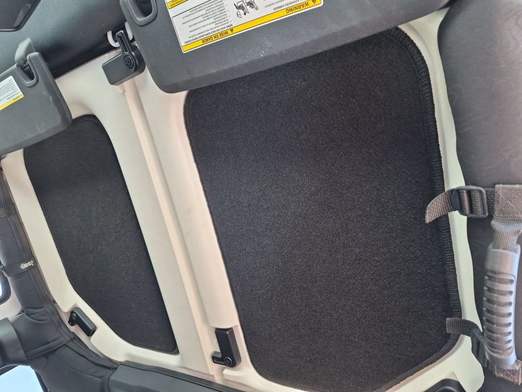 Used 2018 Jeep Wrangler Unlimited Sahara AWD/4WD image 20