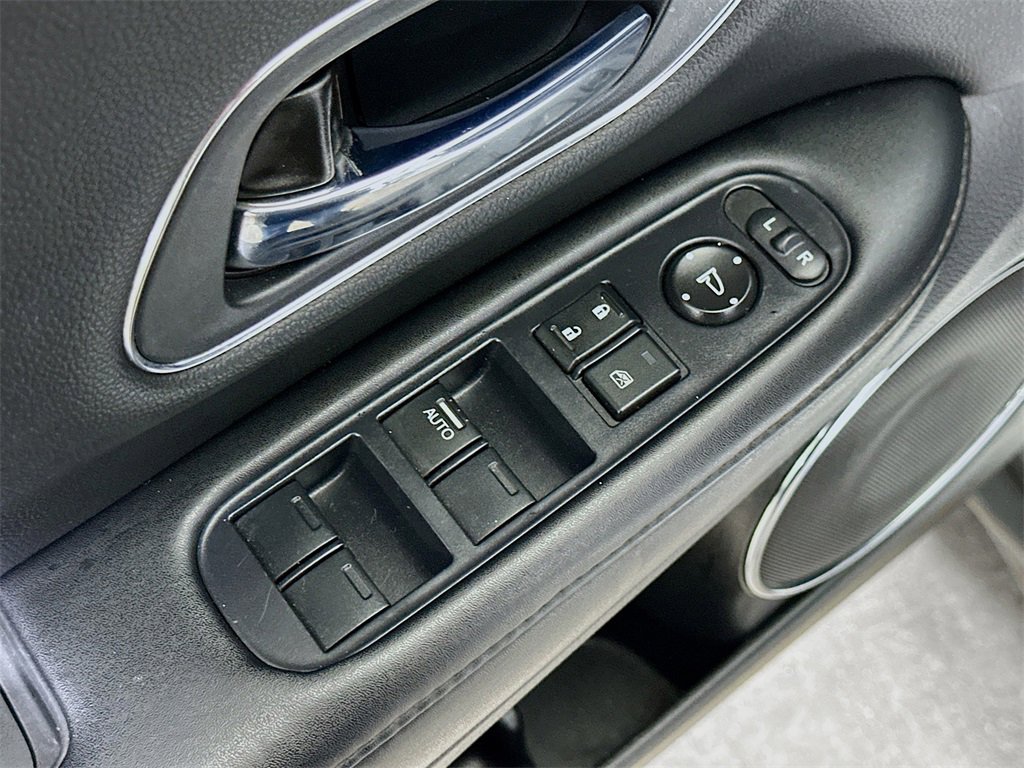 Used 2022 Honda HR-V EX-L image 19