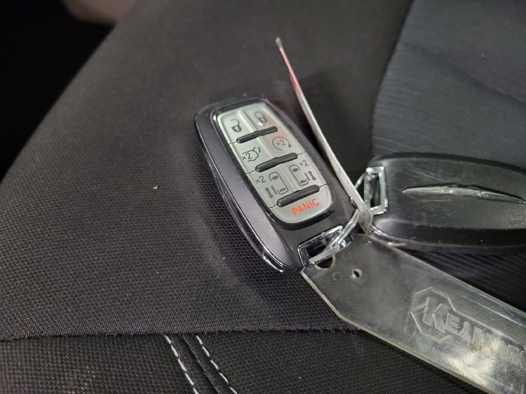 Used 2022 Chrysler Voyager LX FWD image 19