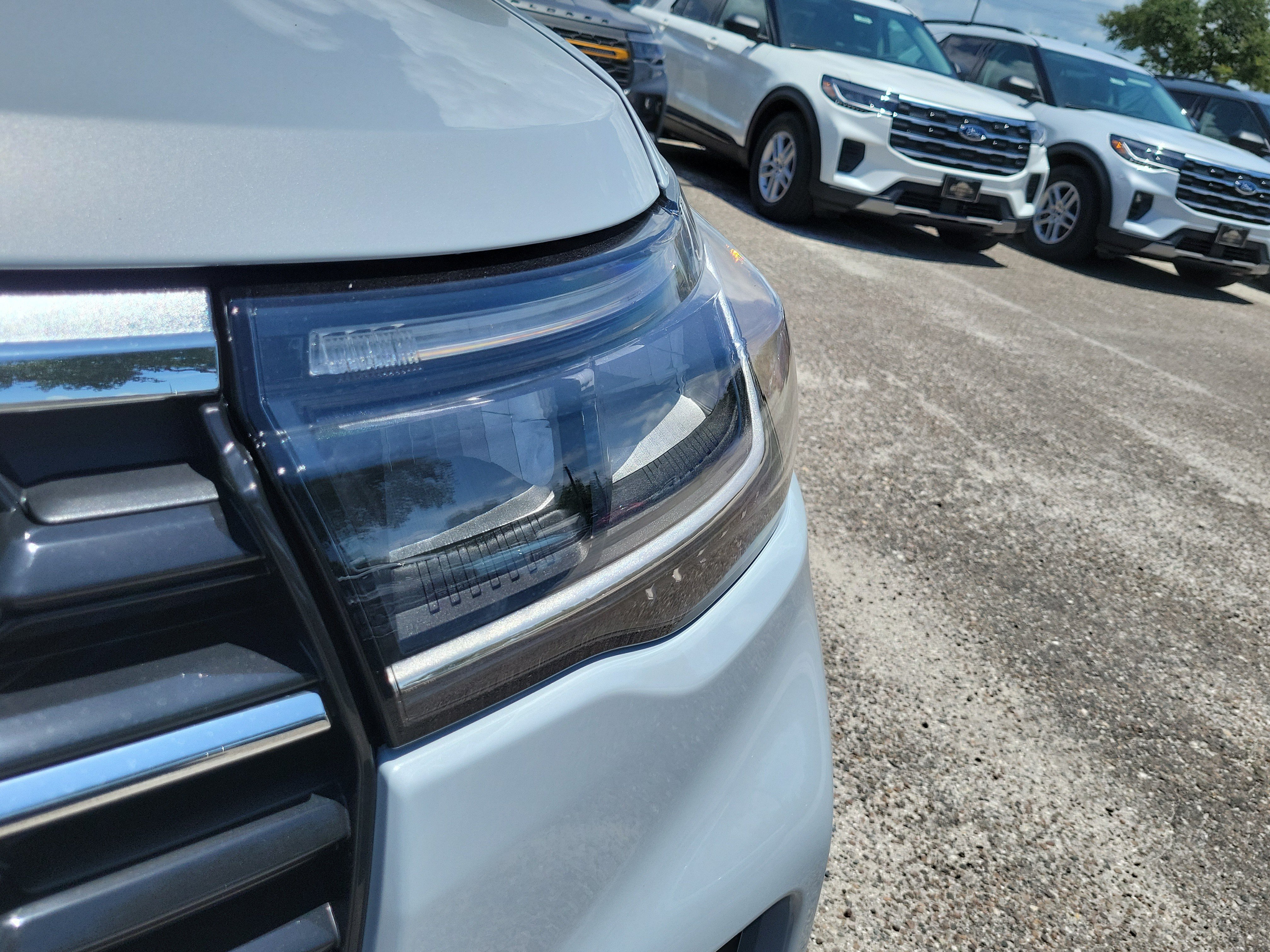 New 2026 Ford Explorer Active RWD image 4