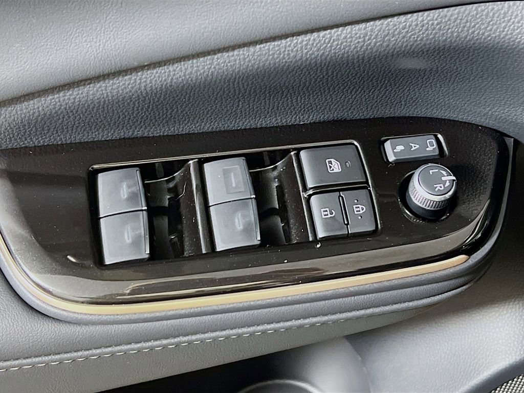 Certified 2026 Toyota Crown Platinum AWD/4WD image 17