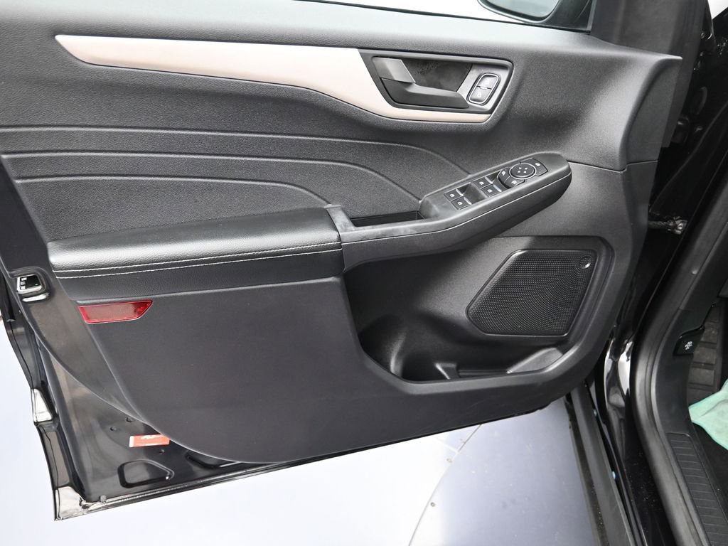 Used 2022 Ford Escape SE w/ Convenience Package image 11