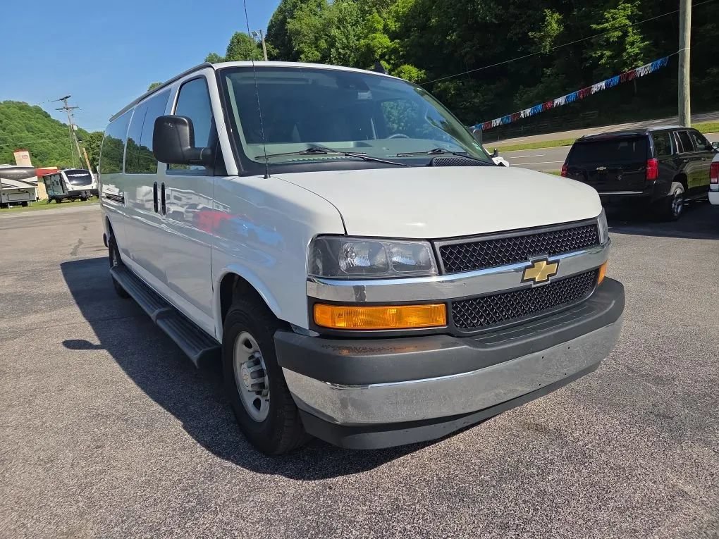 Used 2023 Chevrolet Express 3500 LT w/ LT Preferred Equipment Group RWD image 2