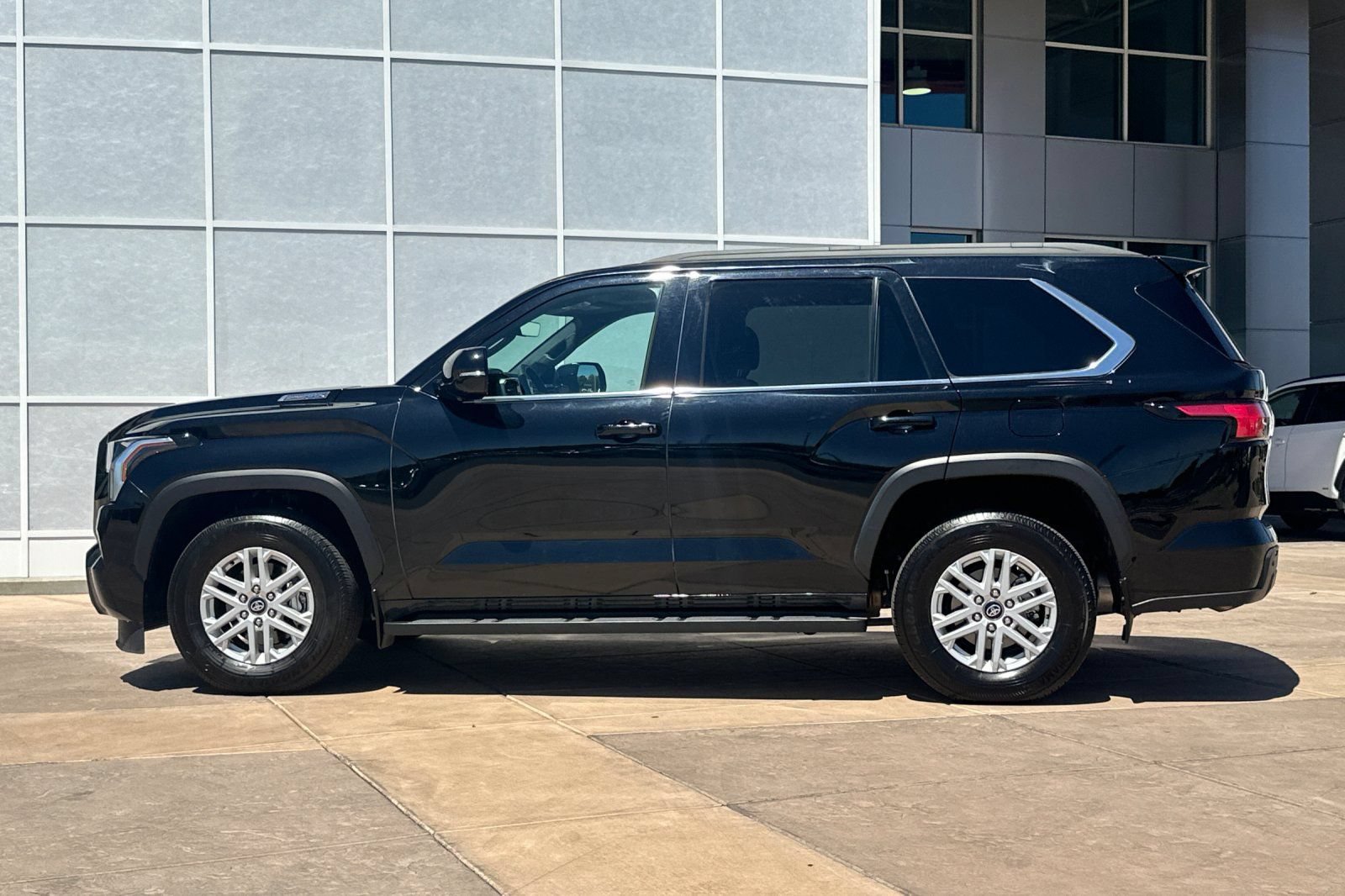 Certified 2025 Toyota Sequoia SR5 AWD/4WD image 8