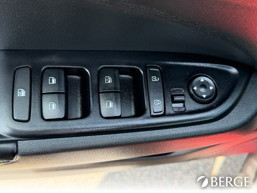 Used 2024 Hyundai Venue Limited image 19