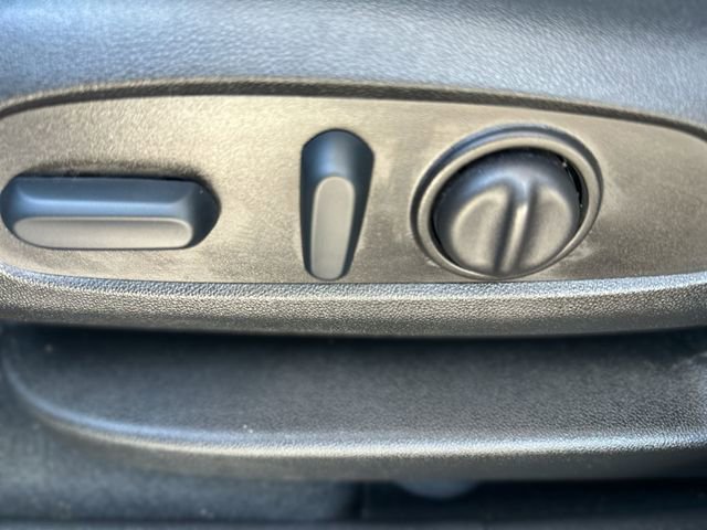 Used 2023 GMC Terrain SLT w/ Elevation Edition image 13