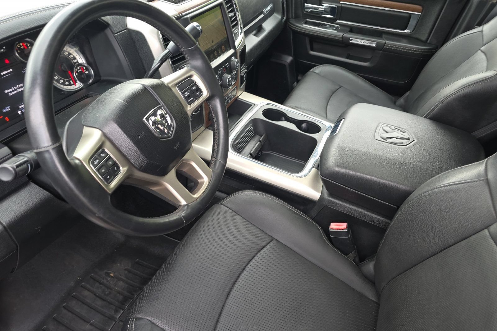 Used 2016 RAM 3500 Laramie AWD/4WD image 10