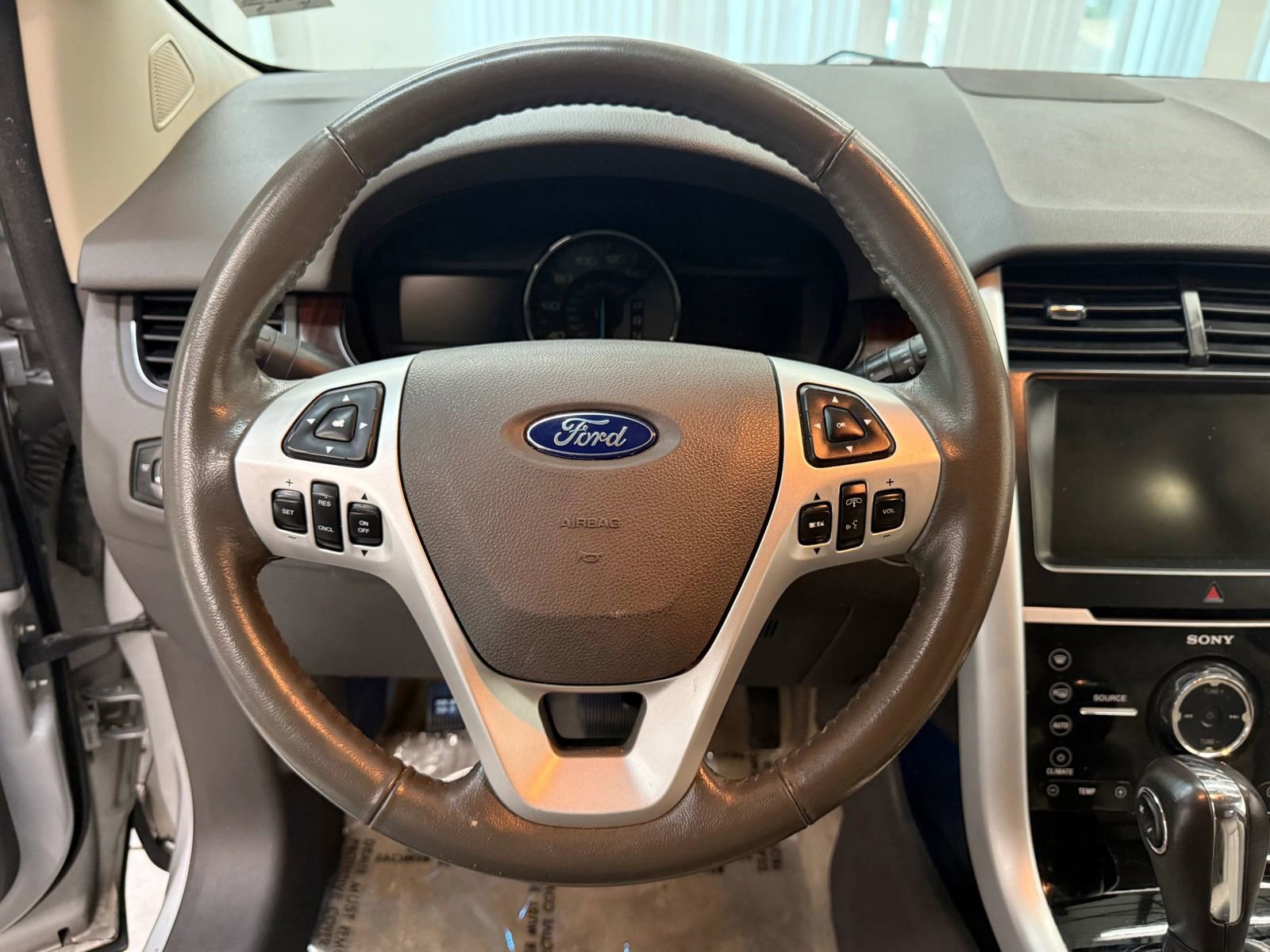Used 2011 Ford Edge Limited FWD image 29
