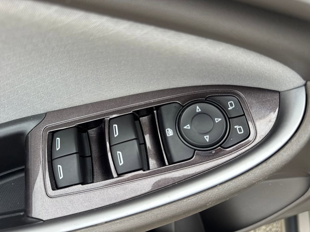 Used 2022 Chevrolet Malibu LS FWD image 17