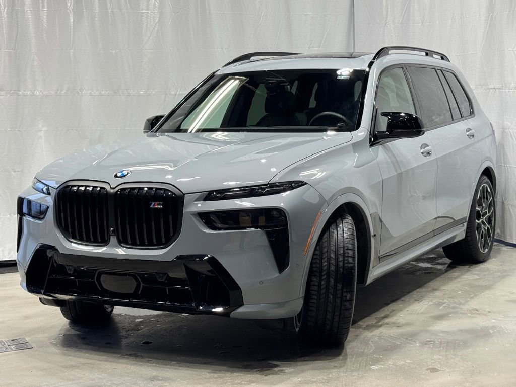 Used 2025 BMW X7 M60i video 3