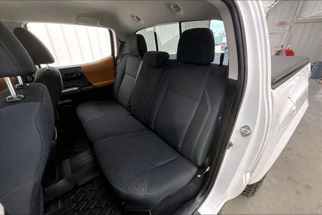 Used 2020 Toyota Tacoma SR5 AWD/4WD image 19