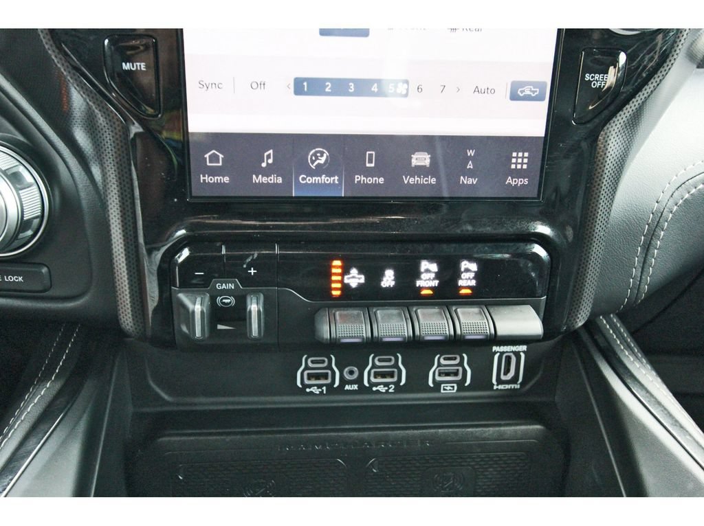 Used 2025 RAM 1500 Limited w/ Body Color Bumper Group AWD/4WD image 26