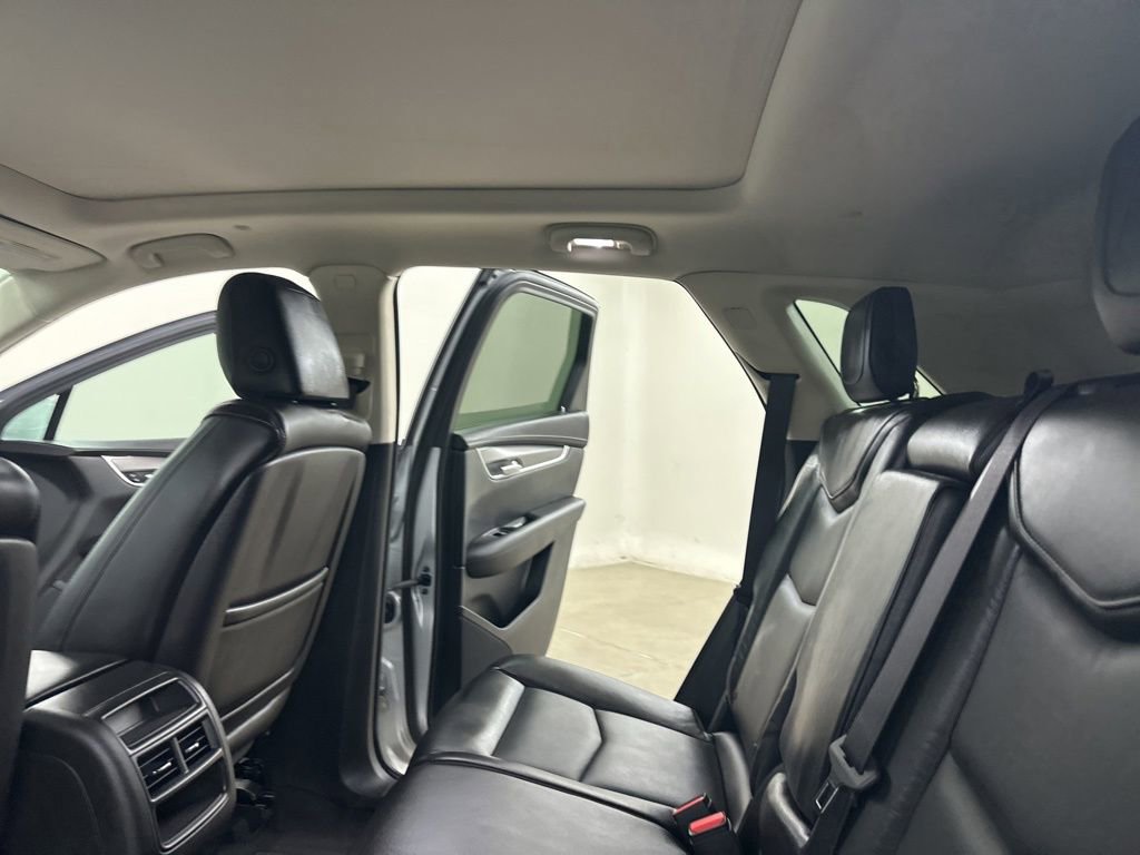 Used 2017 Cadillac XT5 Luxury FWD image 30