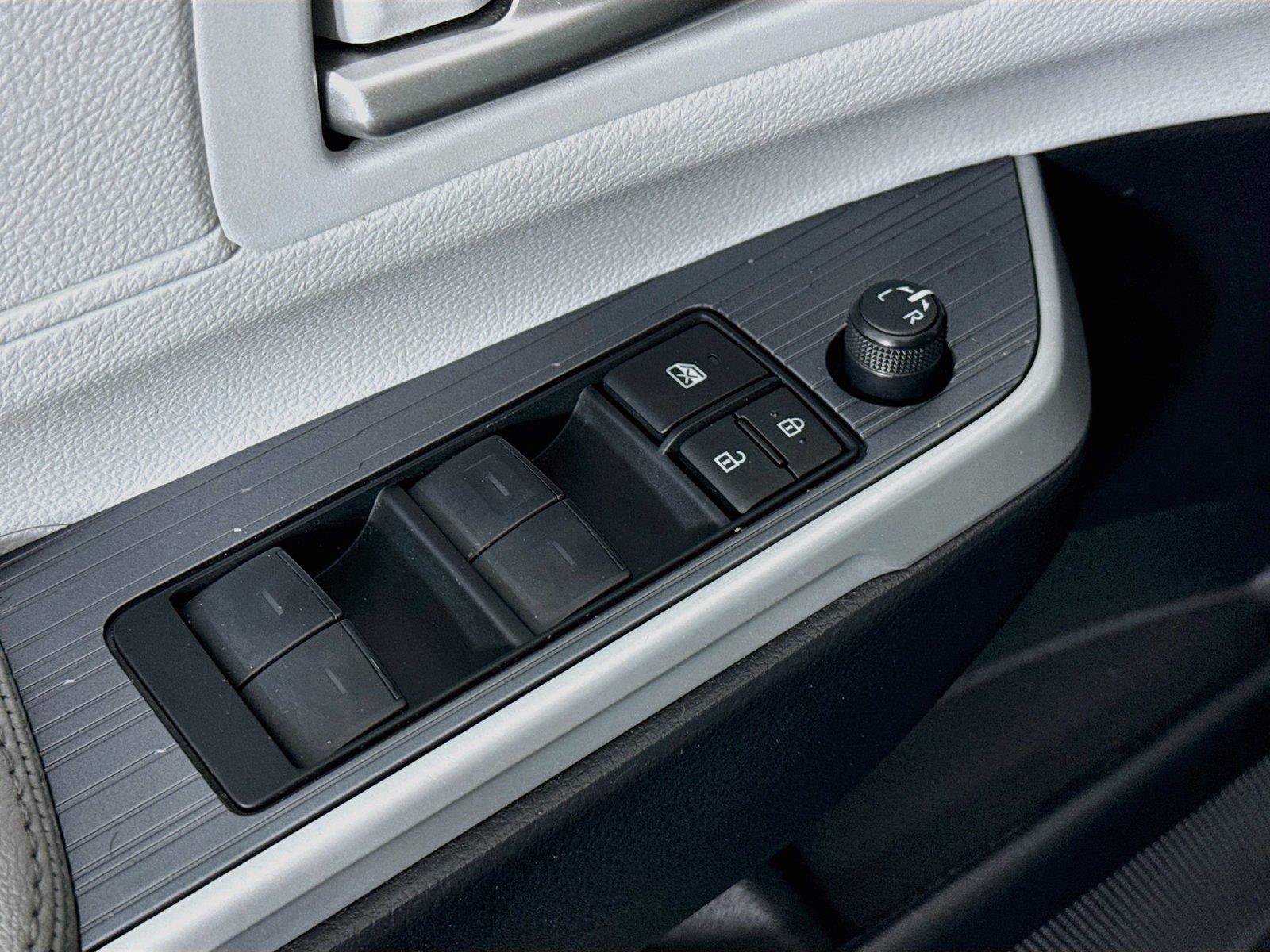 Certified 2026 Toyota Sienna XLE FWD image 29