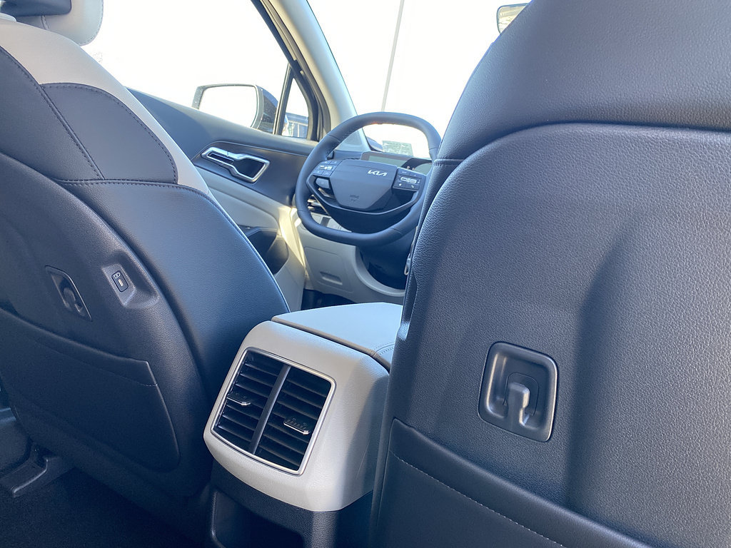 New 2026 Kia Sportage EX FWD image 24