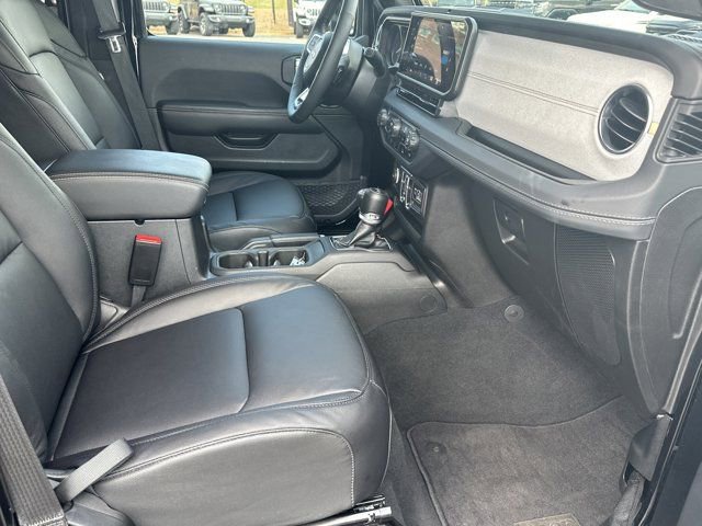 Certified 2025 Jeep Wrangler Unlimited Sahara image 16