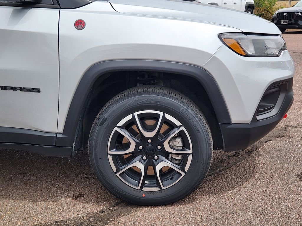 Used 2024 Jeep Compass Trailhawk AWD/4WD image 29