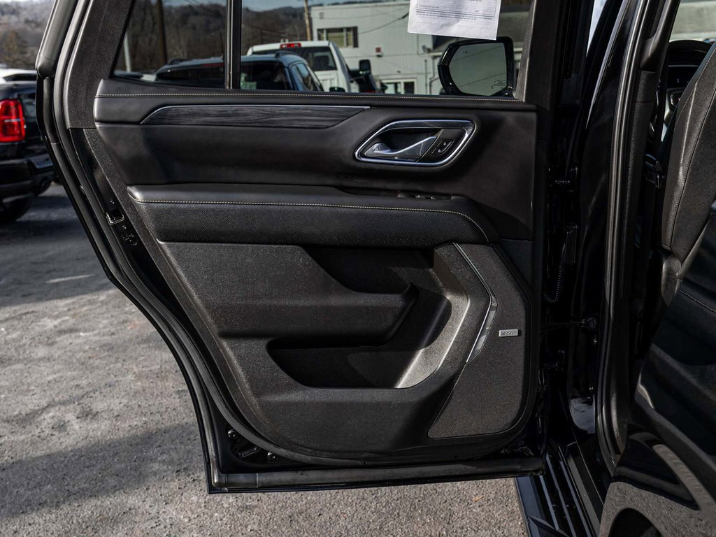 Used 2023 GMC Yukon SLT image 14