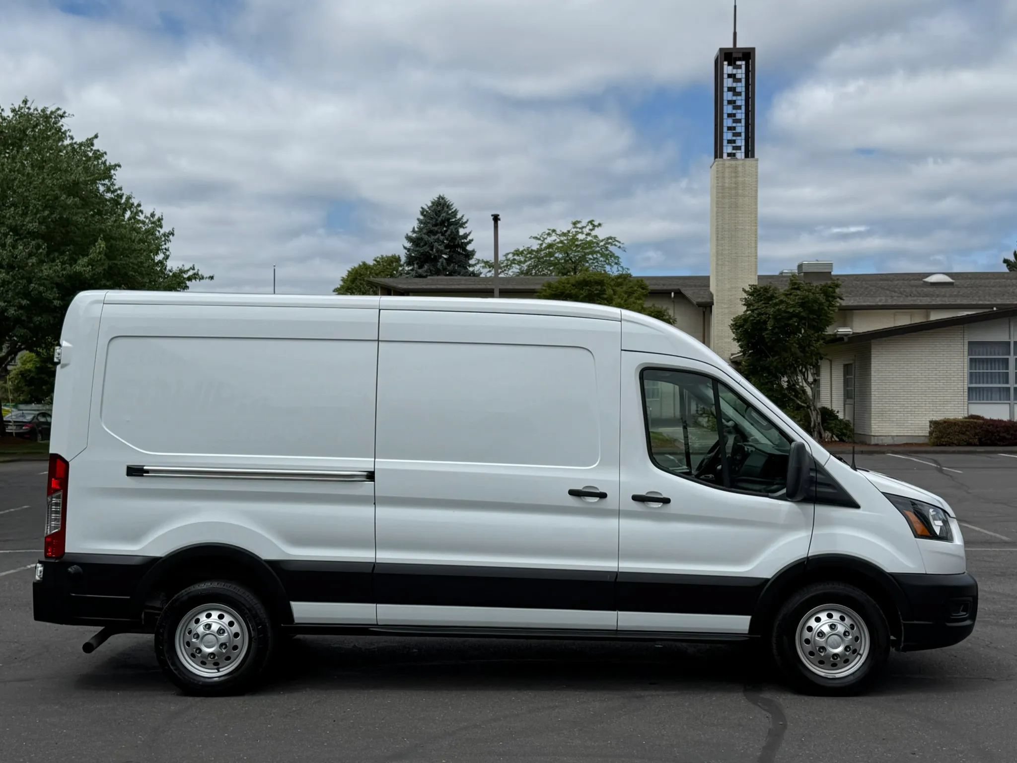Used 2020 Ford Transit 350 Medium Roof RWD image 7