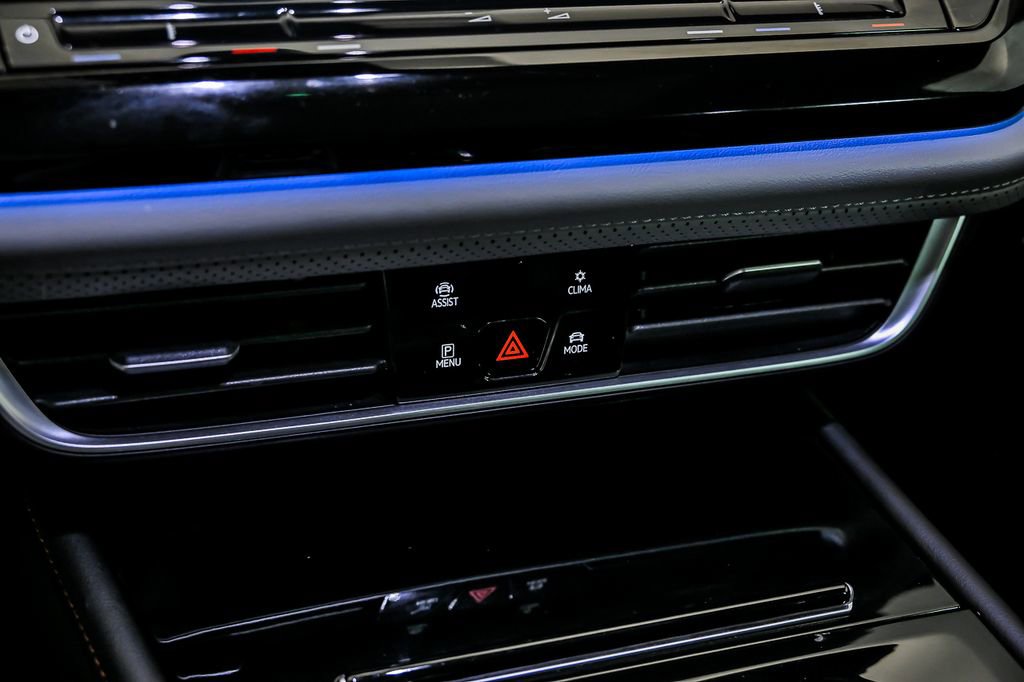 Certified 2026 Volkswagen Atlas Peak Edition AWD/4WD image 22