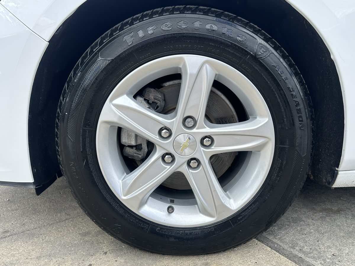 Used 2021 Chevrolet Malibu LS FWD image 9