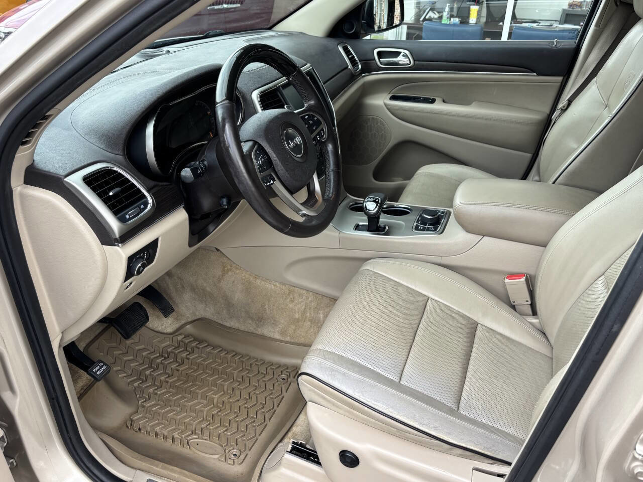 Used 2015 Jeep Grand Cherokee Overland w/ Advanced Technology Group image 11