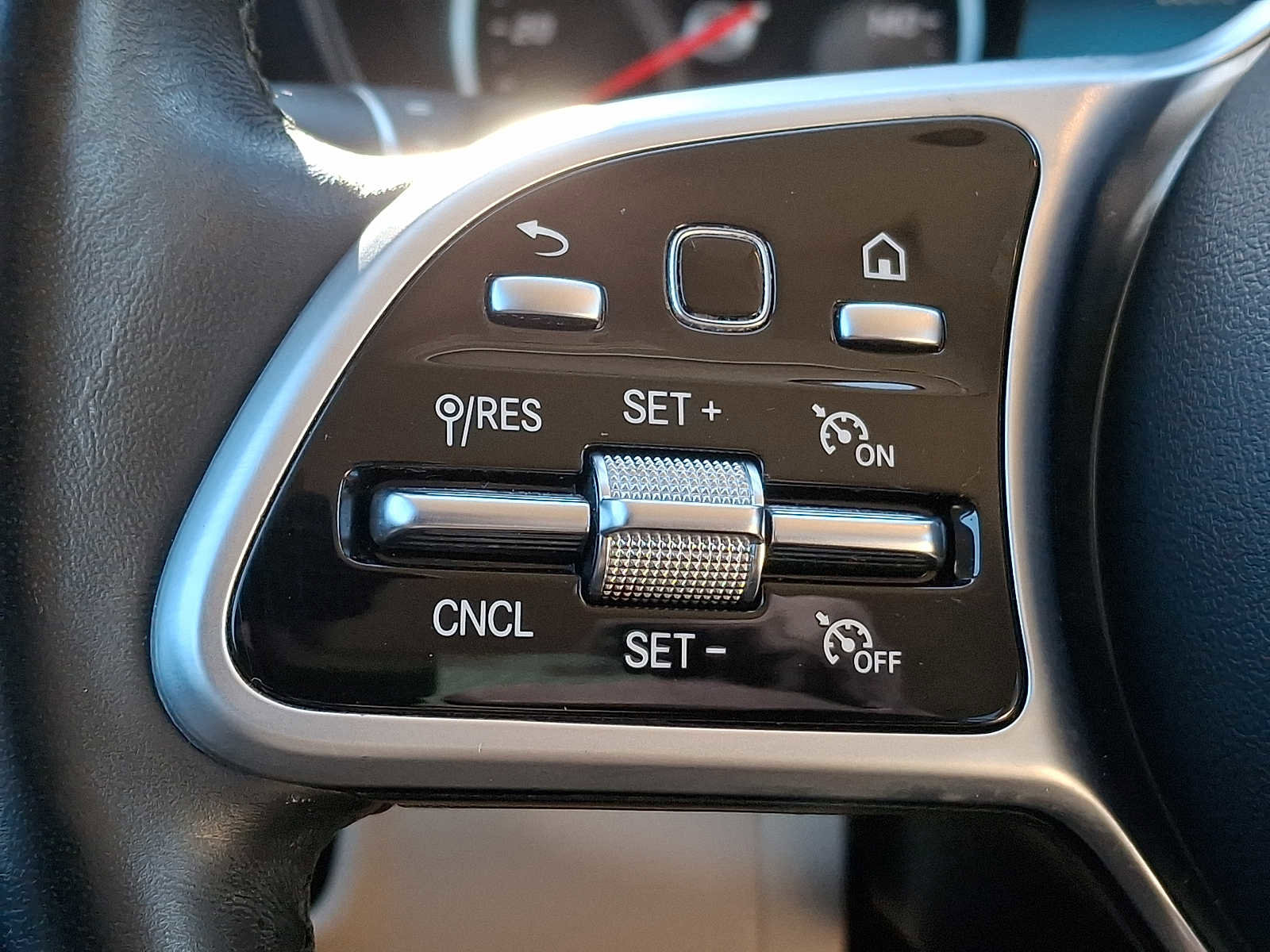 Used 2022 Mercedes-Benz GLC 300 4MATIC image 13