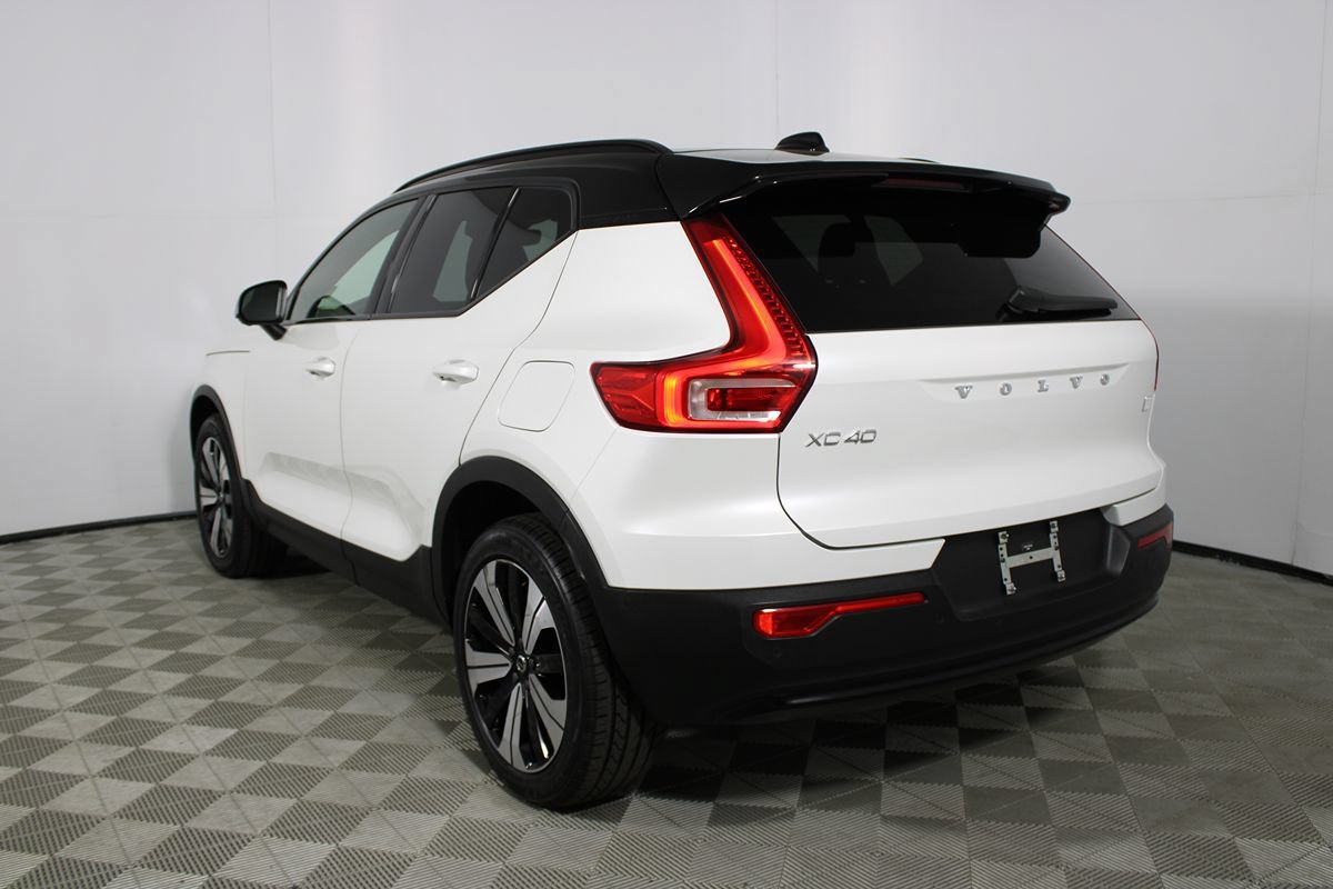 Used 2023 Volvo XC40 Recharge Plus w/ Protection Package Premier AWD/4WD image 30