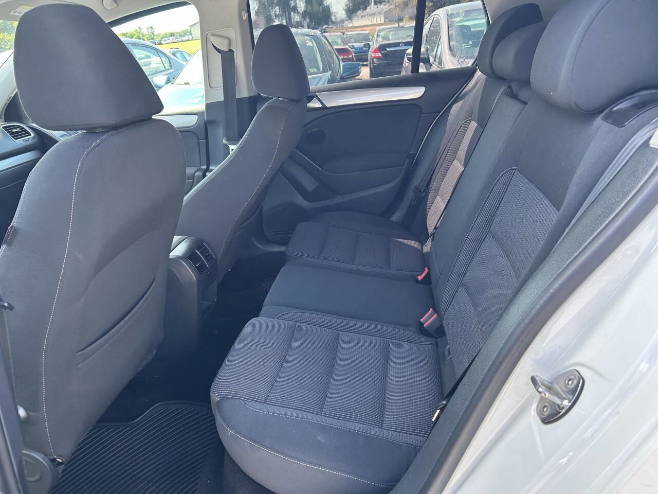 Used 2014 Volkswagen Golf TDI image 8