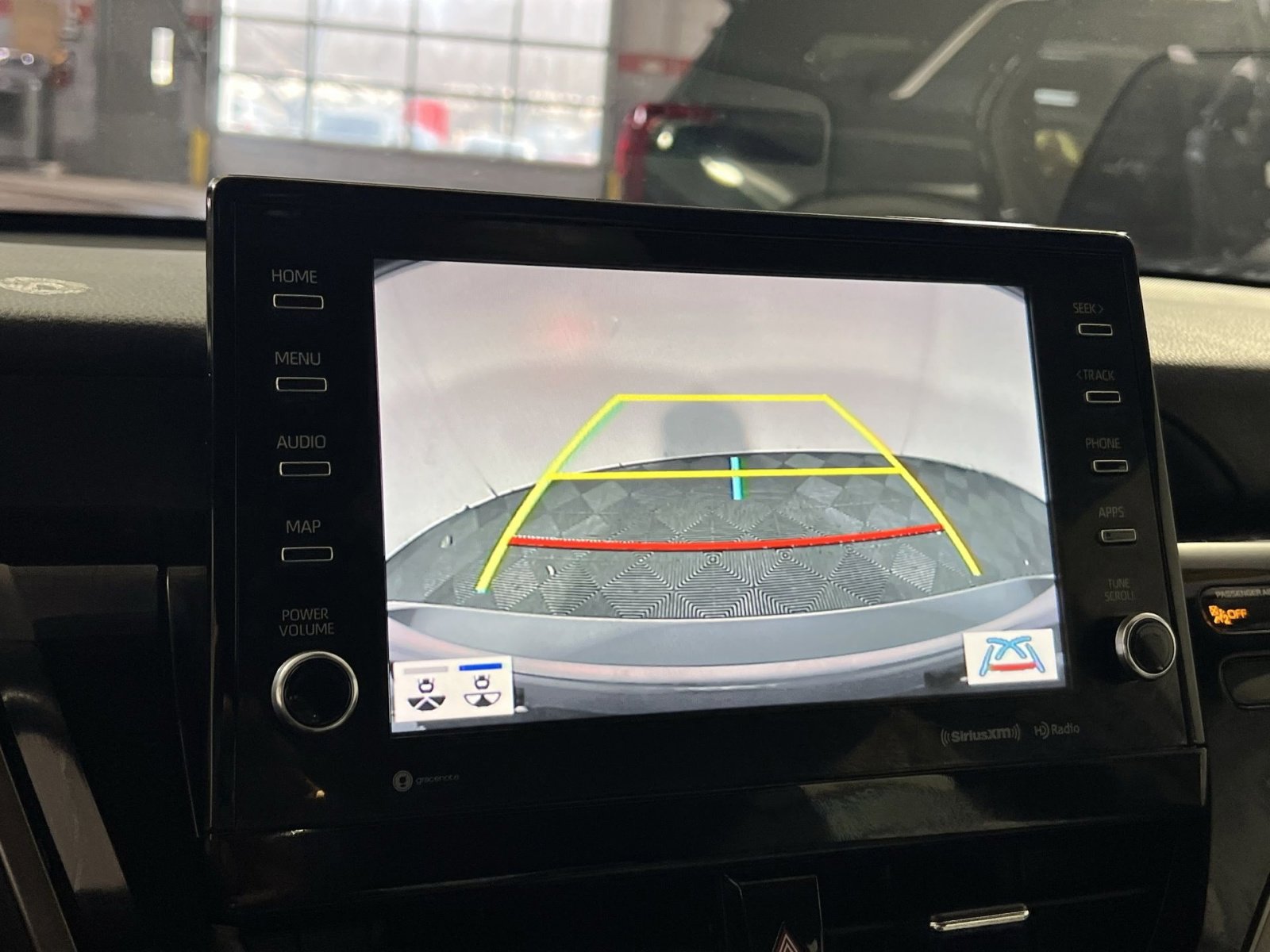 Used 2024 Toyota Camry SE image 19