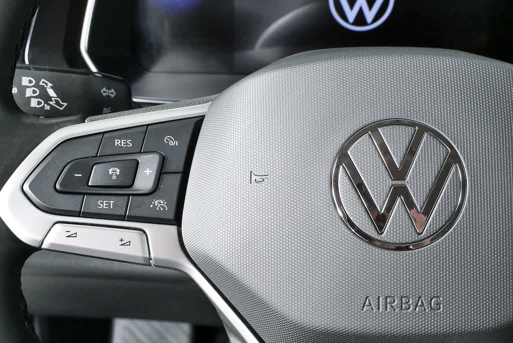 Used 2023 Volkswagen Jetta SE image 12