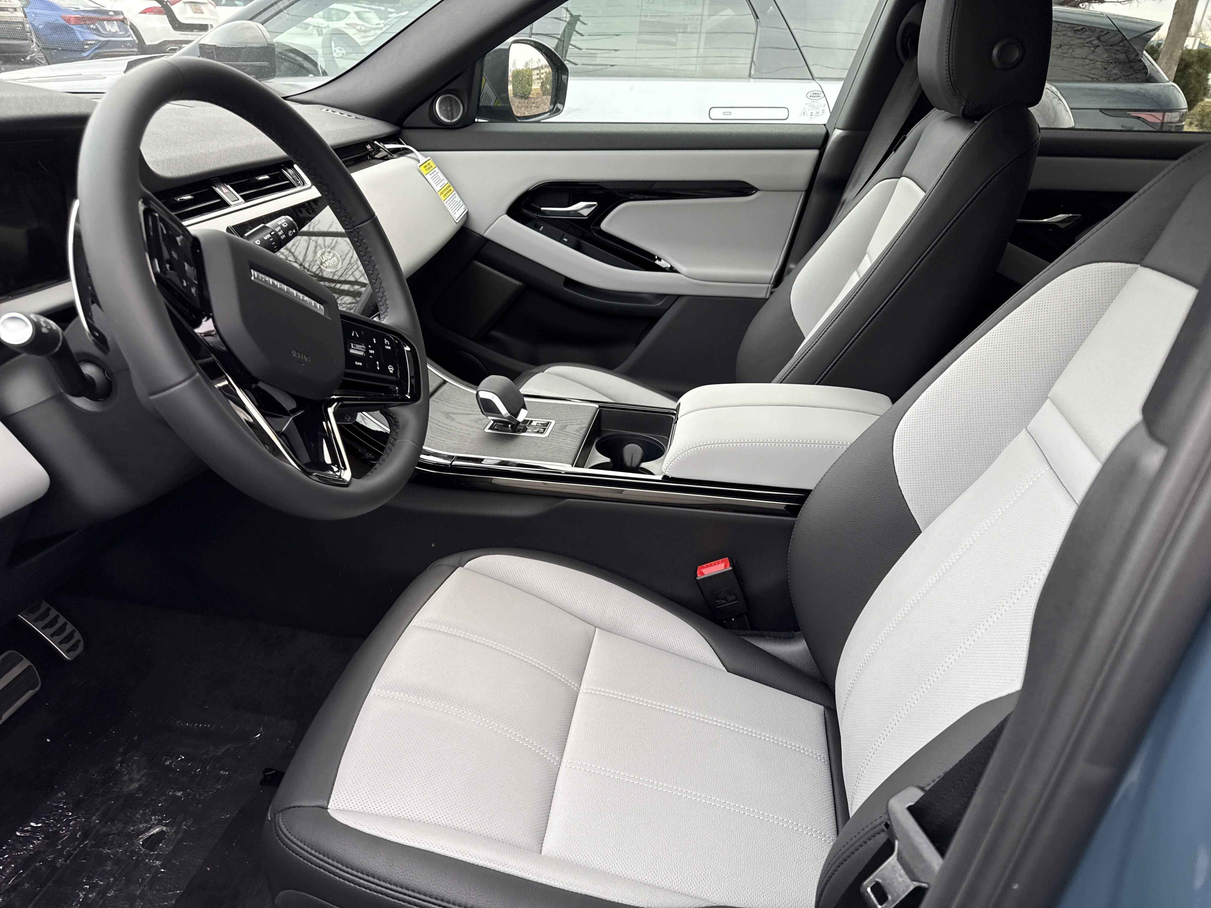 New 2026 Land Rover Range Rover Evoque Dynamic SE image 7