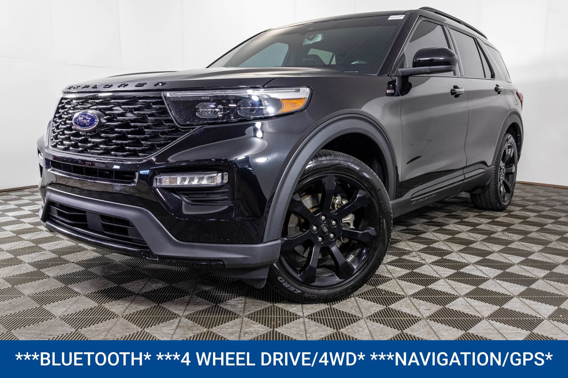 Used 2023 Ford Explorer ST-Line AWD/4WD image 2
