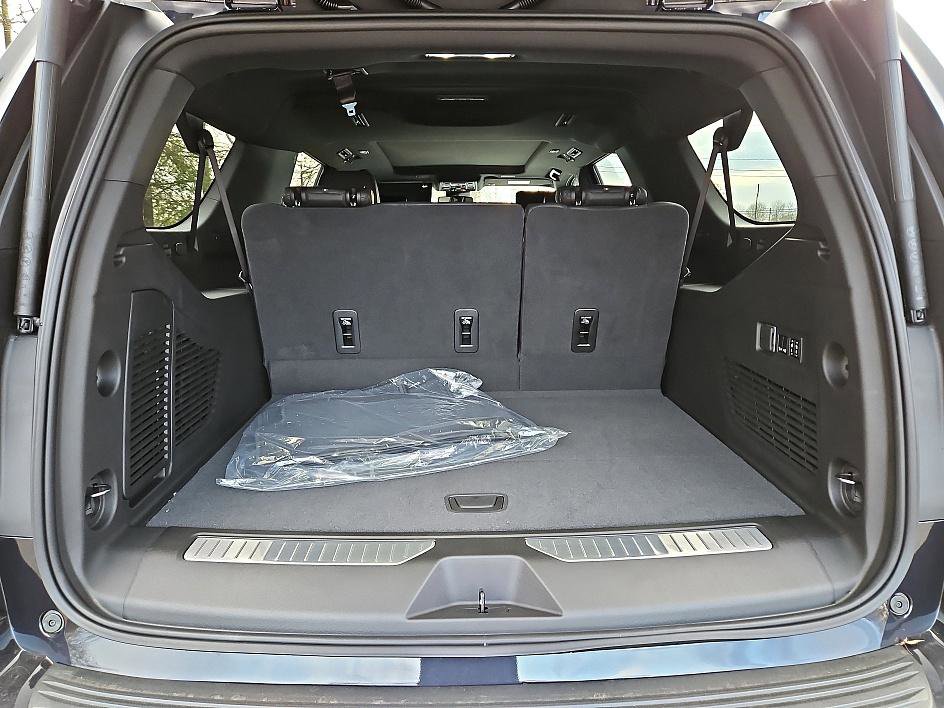 New 2026 Chevrolet Suburban Z71 w/ Z71 Off-Road Package image 12