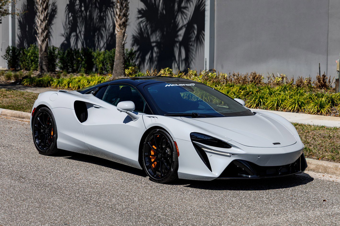 New 2025 McLaren Artura Spider image 3