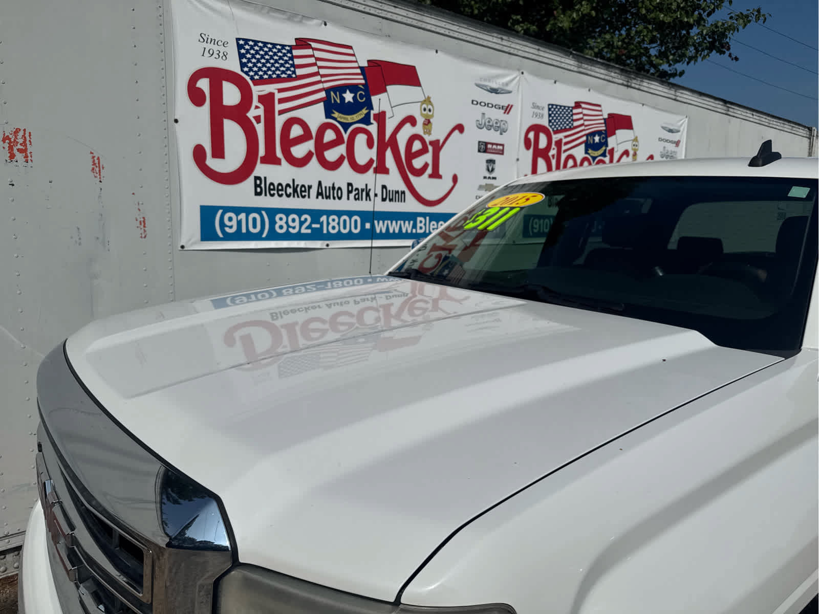 Used 2015 GMC Sierra 1500 SLT w/ SLT Crew Cab Value Package AWD/4WD image 9