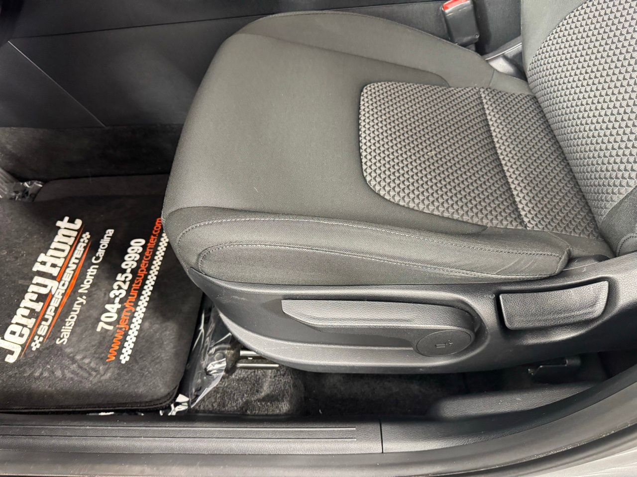 Used 2024 Kia Sportage LX image 12