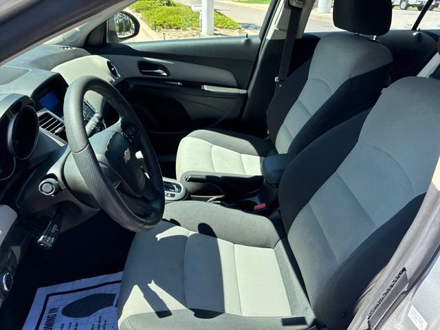 Used 2016 Chevrolet Cruze LS FWD image 10
