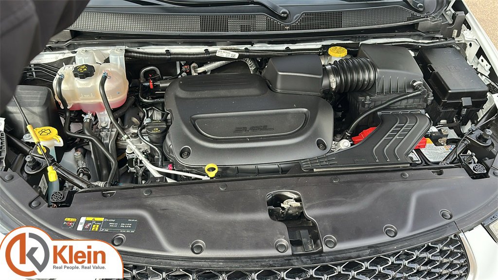 Used 2024 Chrysler Pacifica Pinnacle w/ Trailer Tow Group image 35