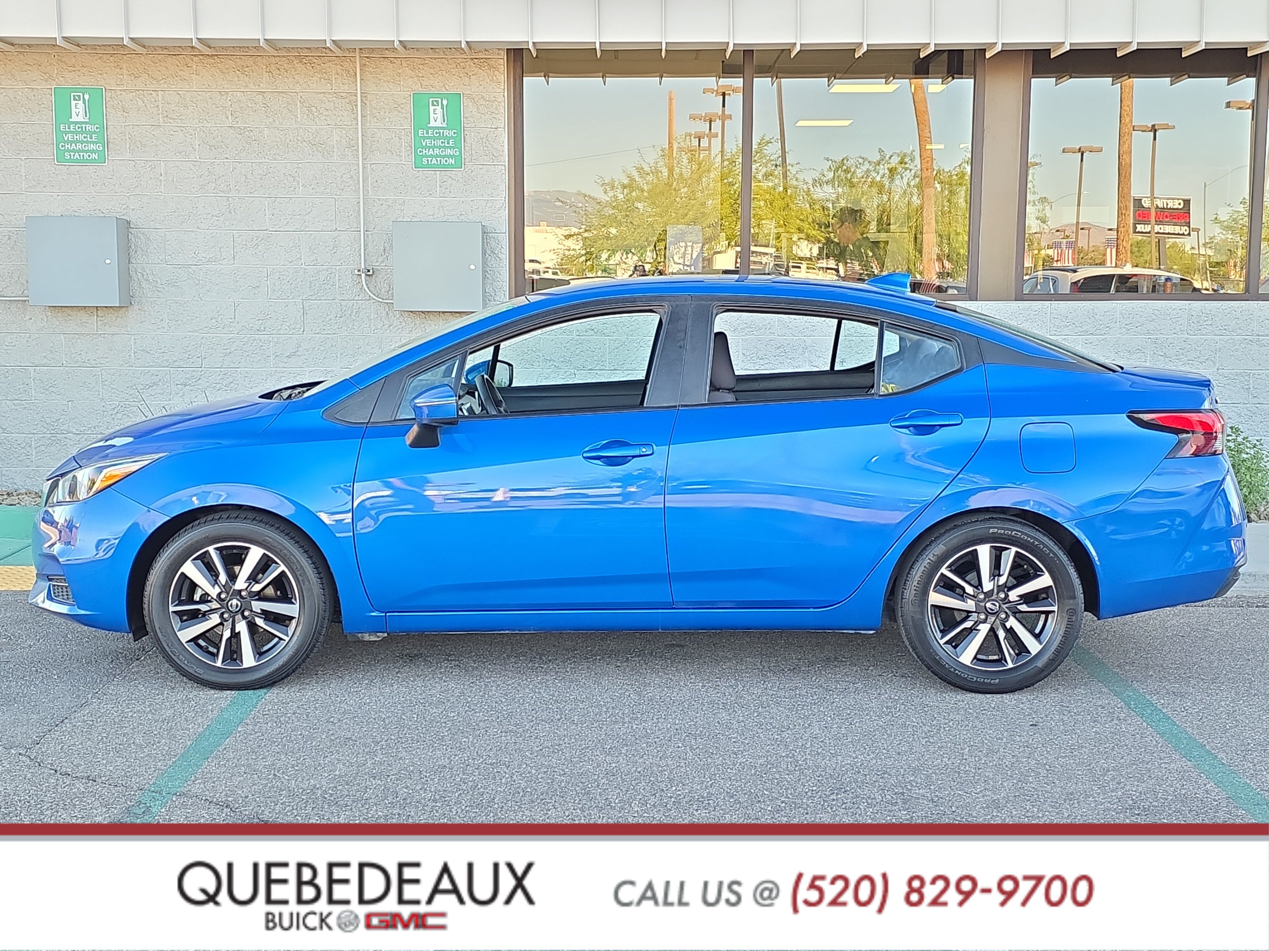 Used 2021 Nissan Versa SV FWD image 4