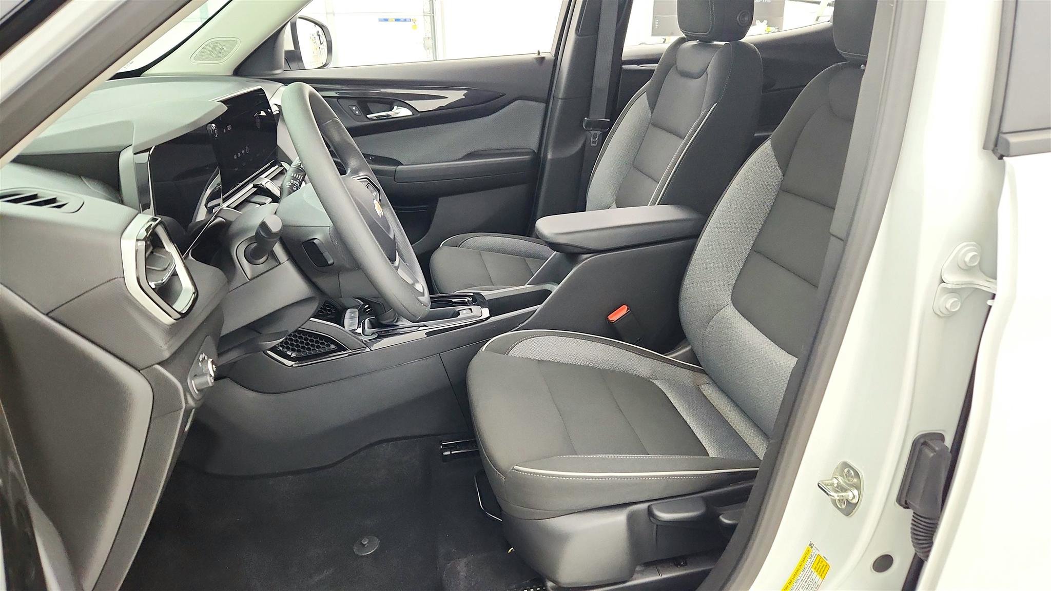 Used 2025 Chevrolet TrailBlazer LT image 26