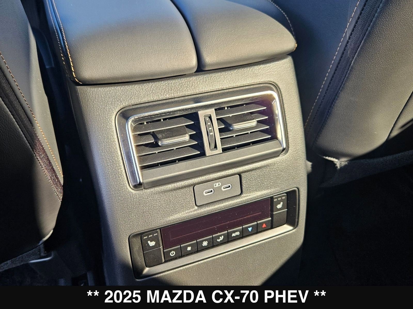 New 2025 MAZDA CX-70 Plug-In Hybrid w/ Premium Plus image 23