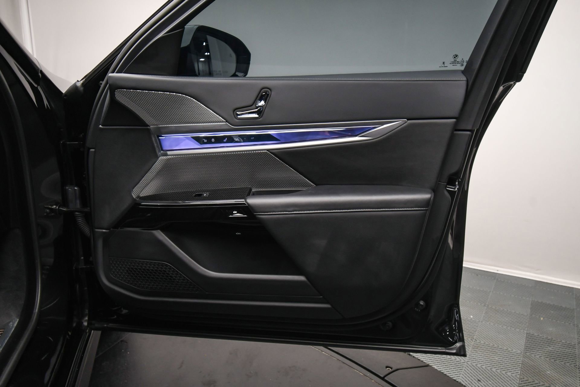 Used 2024 BMW 760i xDrive 760i xDrive image 44