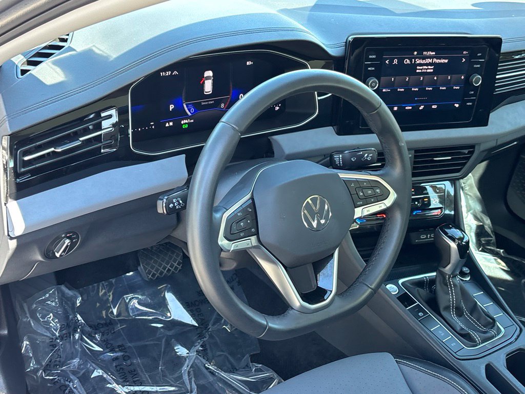 Used 2026 Volkswagen Jetta SE FWD image 17
