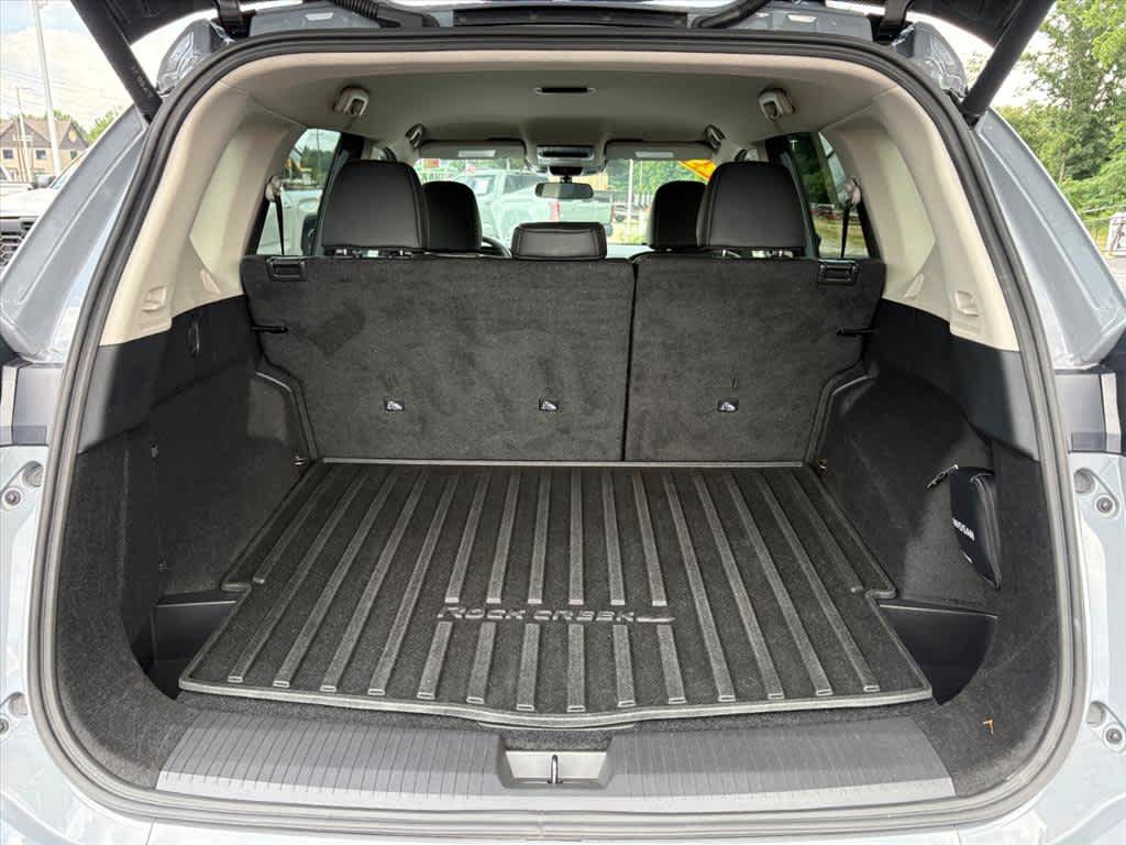 Used 2025 Nissan Rogue SV AWD/4WD image 29