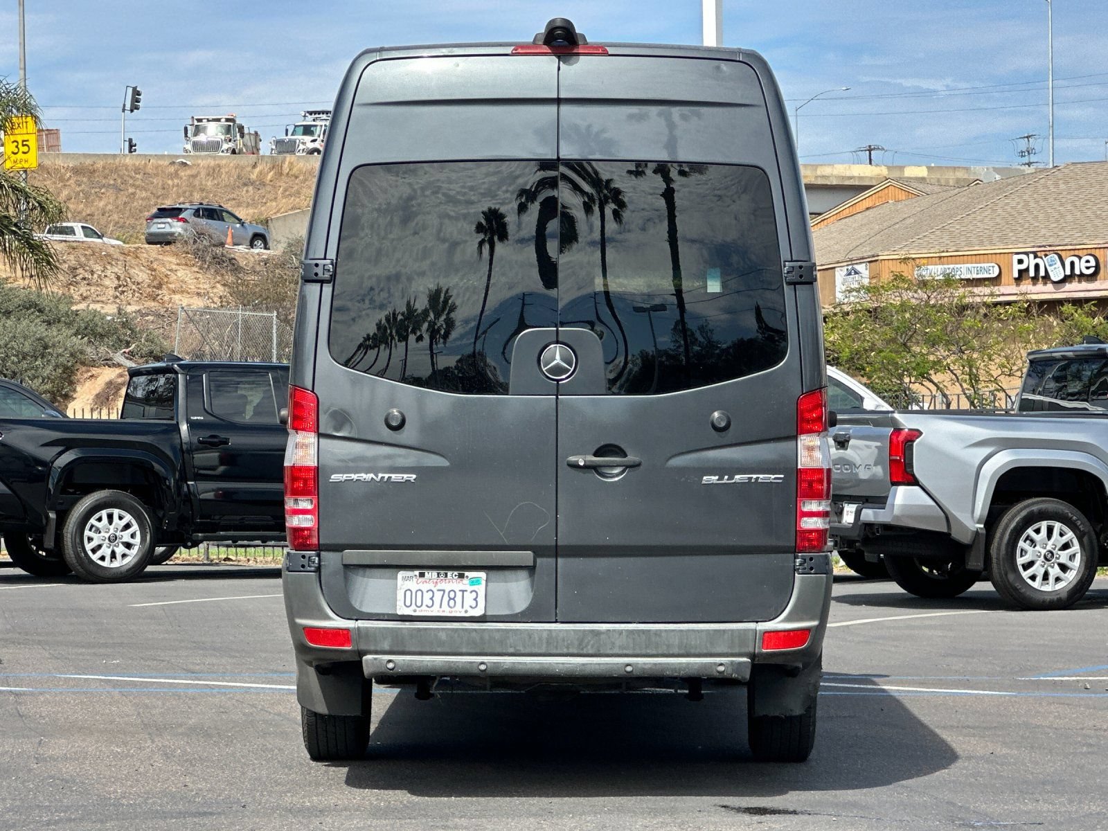 Used 2015 Mercedes-Benz Sprinter 2500 image 4