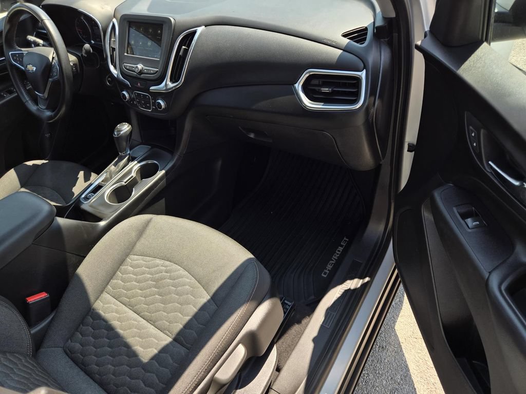 Used 2019 Chevrolet Equinox LT w/ Driver Convenience Package FWD image 7